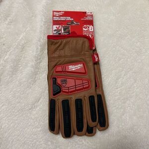NWT Milwaukee Impact protection comfortable leather gloves size 8”/M